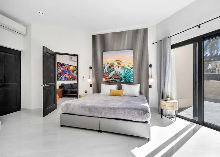 Marbella Lane Grand 5br Oasis Getaway Сasa de vacaciones *