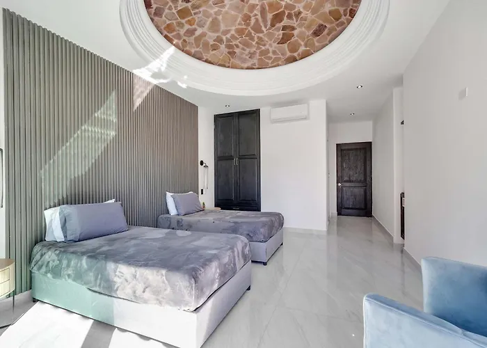 Сasa de vacaciones Marbella Lane Grand 5br Oasis Getaway *