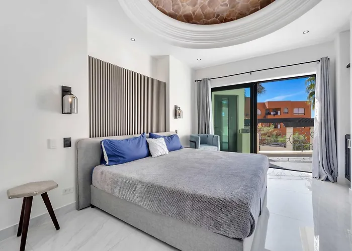 Marbella Lane Grand 5br Oasis Getaway Сasa de vacaciones *