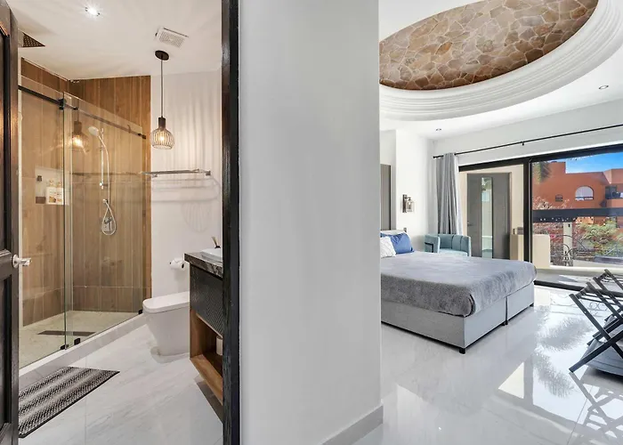 Marbella Lane Grand 5br Oasis Getaway Сasa de vacaciones