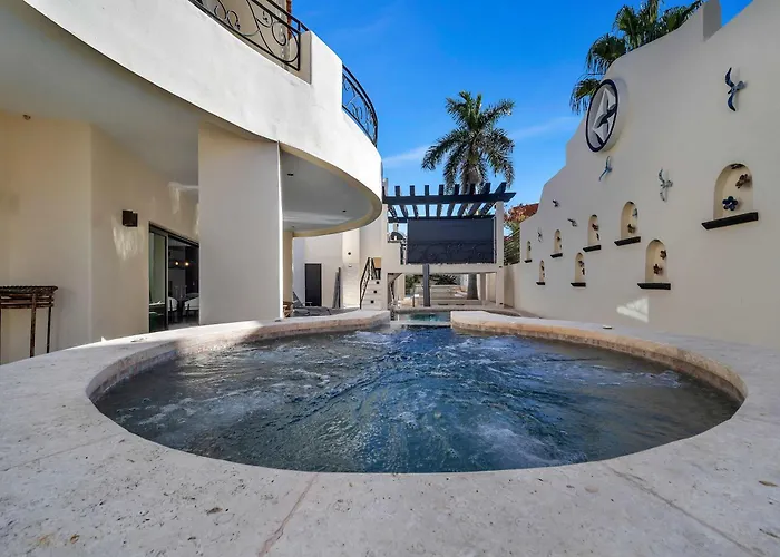 Сasa de vacaciones Marbella Lane Grand 5br Oasis Getaway Cabo San Lucas