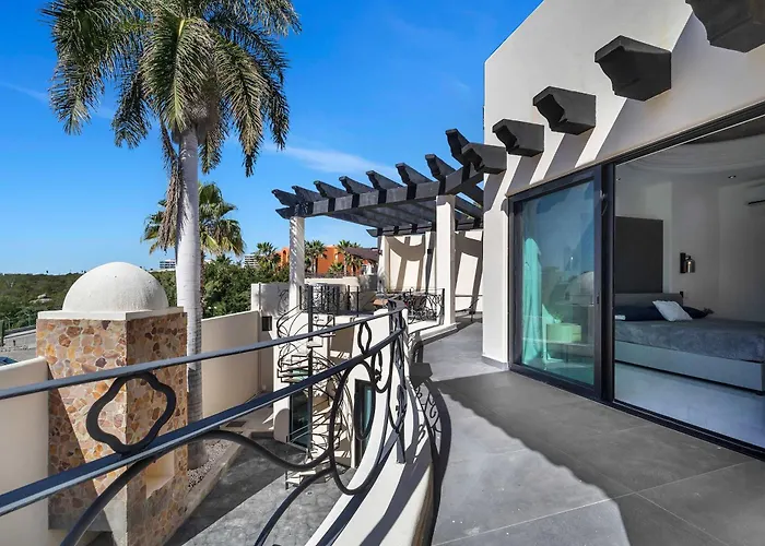 Marbella Lane Grand 5br Oasis Getaway