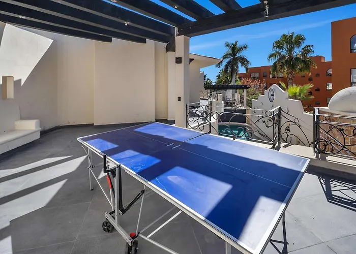 Сasa de vacaciones Marbella Lane Grand 5br Oasis Getaway *